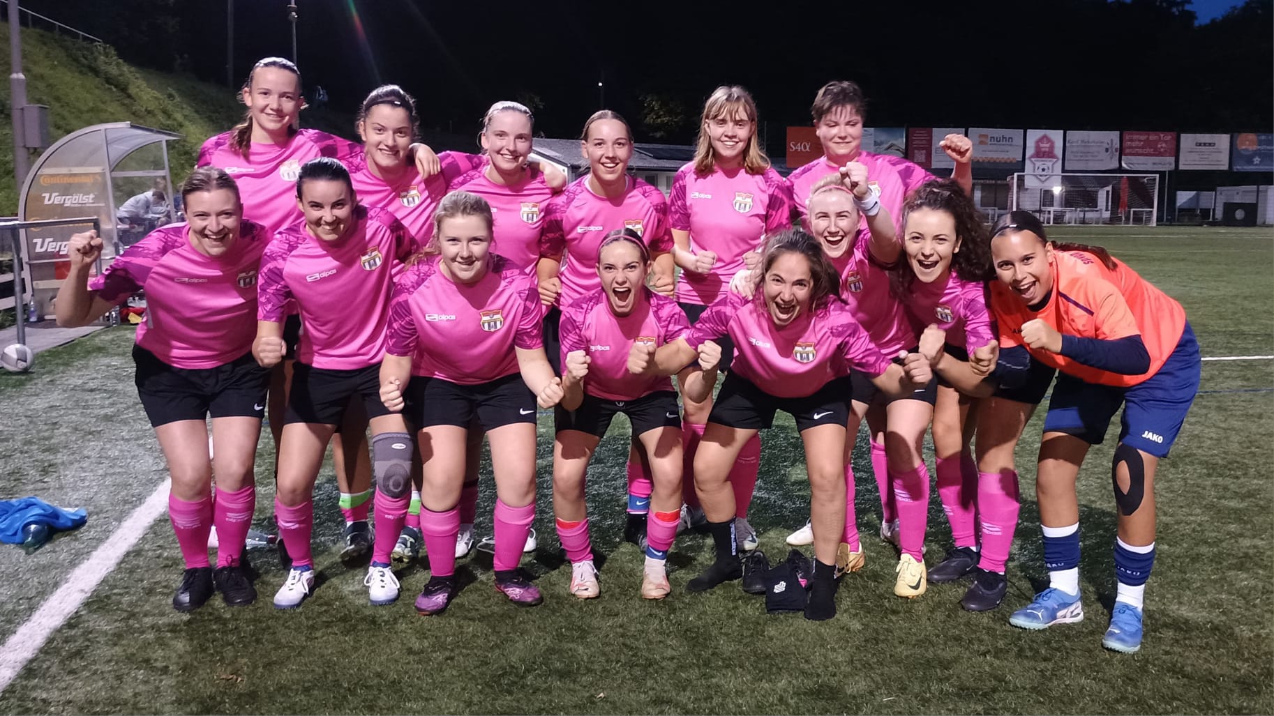 Mannschaftsfoto Frauen I der Spielvereinigung 08 Bad Nauheim