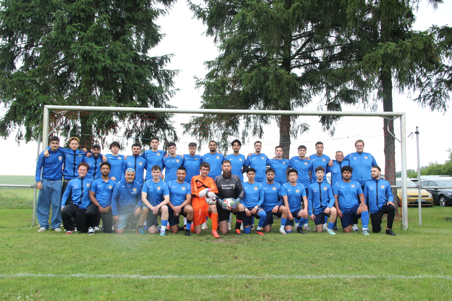 Mannschaftsfoto Spvgg 08 Bad Nauheim – Aufstiegssaison 2025/26